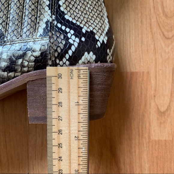 New Madewell Low Chelsea Boots in Snake Embossed Leather - Picture 4 of 10